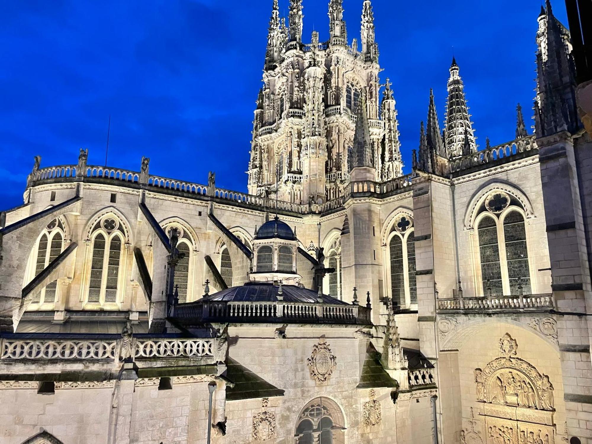 Acariciando La Catedral Vista Espectacular Apartment Burgos Ngoại thất bức ảnh