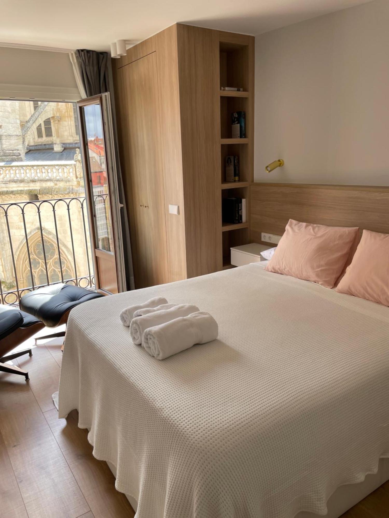 Acariciando La Catedral Vista Espectacular Apartment Burgos Ngoại thất bức ảnh